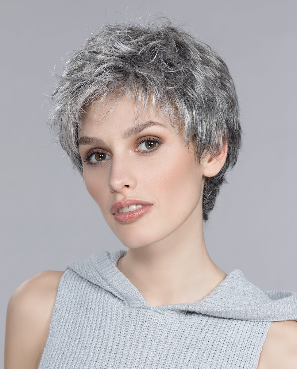 Foxy by Ellen Wille • Hairpower Collection