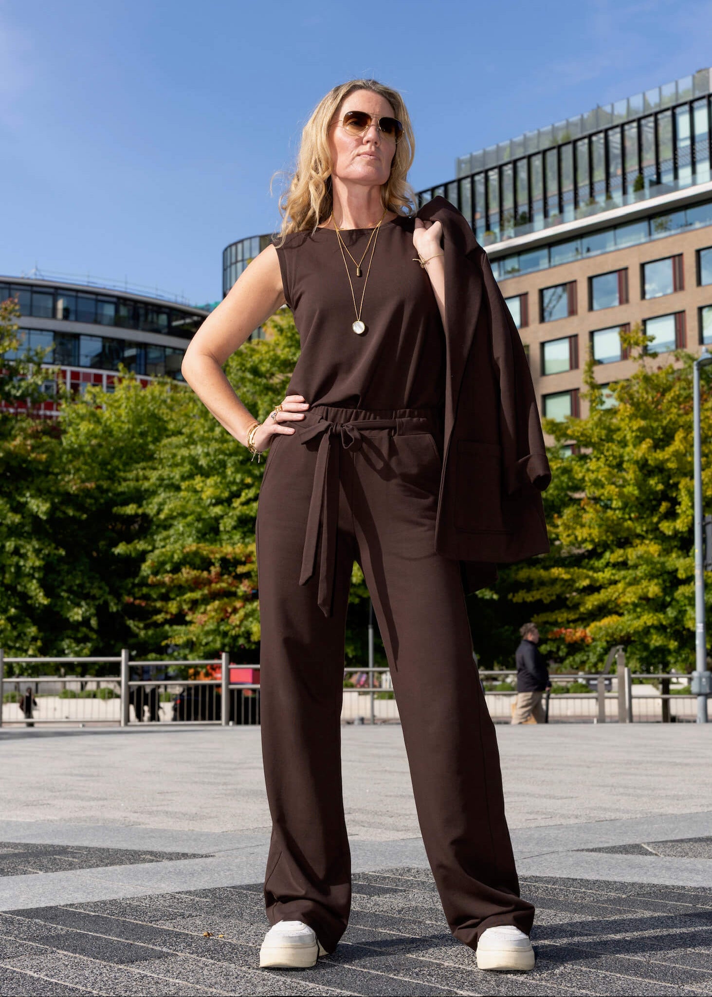 HERO sleeveless top, chocolate