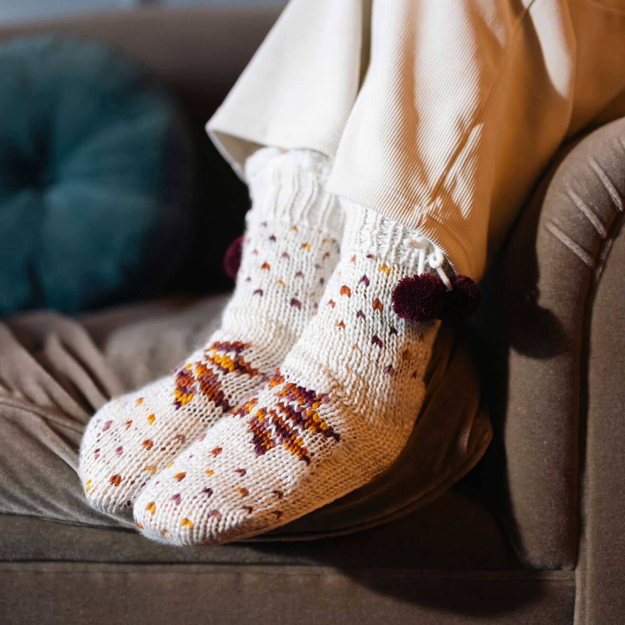 1 Pair Ladies Chunky Sherpa Lined Cosy Moccasin with Pom Pom - Warm Comfort