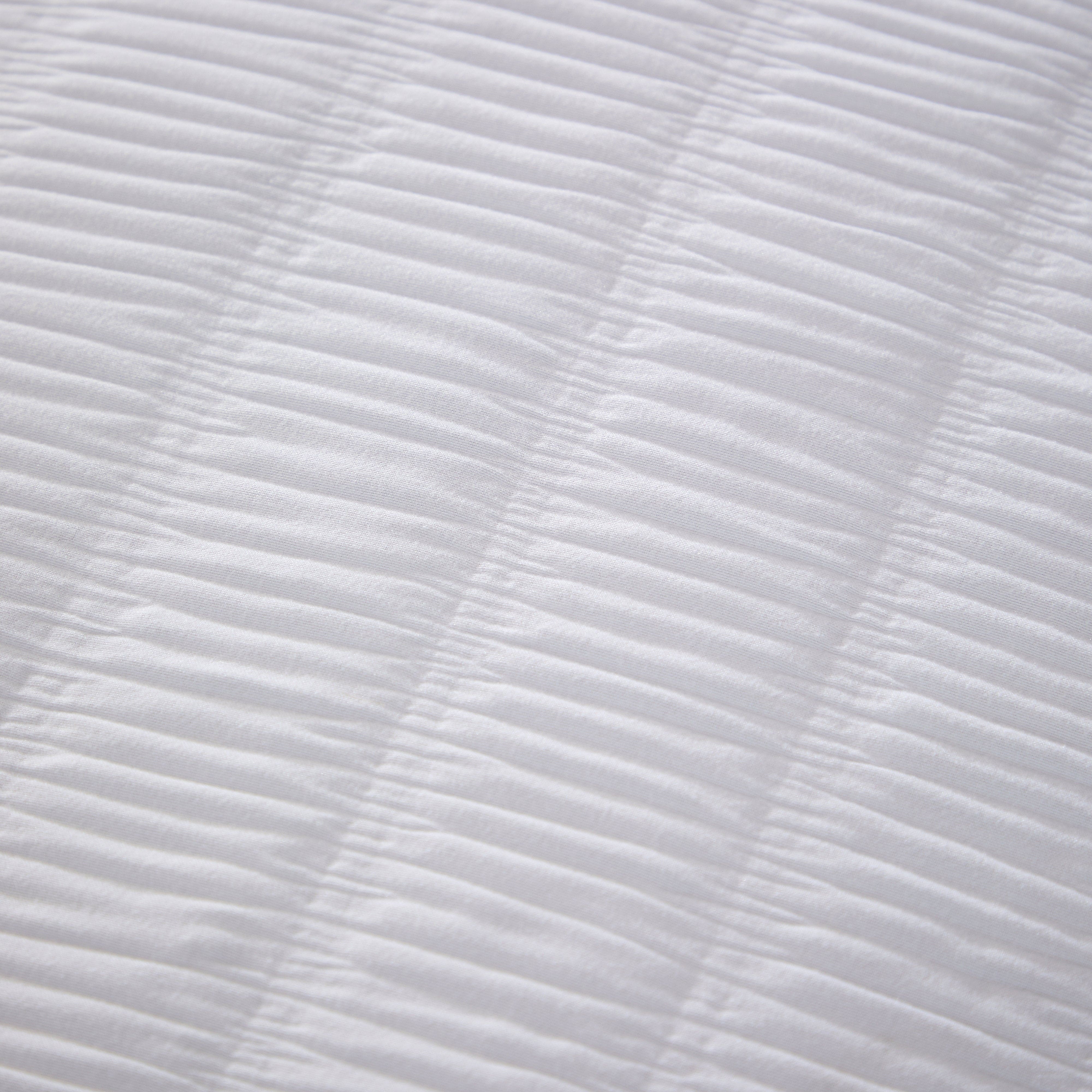 Belgravia White Microfibre Duvet Cover Set with Pillowcases Soft Easy Care Modern Quilt Bedding Bed Linen Set by OLIVIA ROCCO