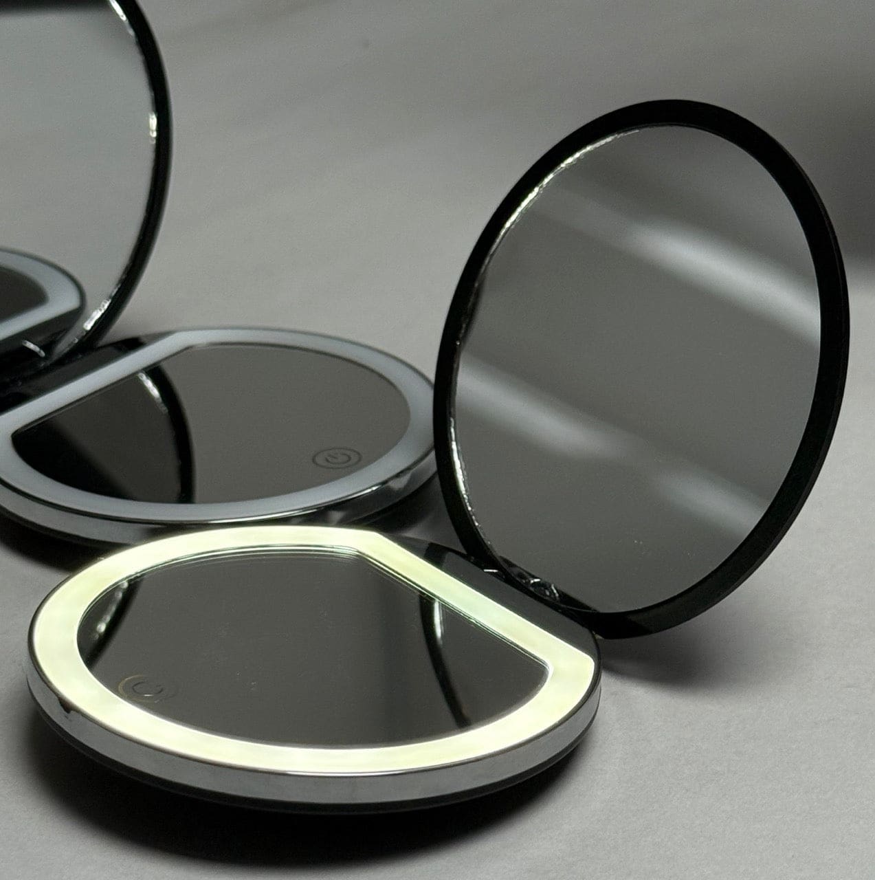 Kawai - LED Travel Cosmetic Mirror