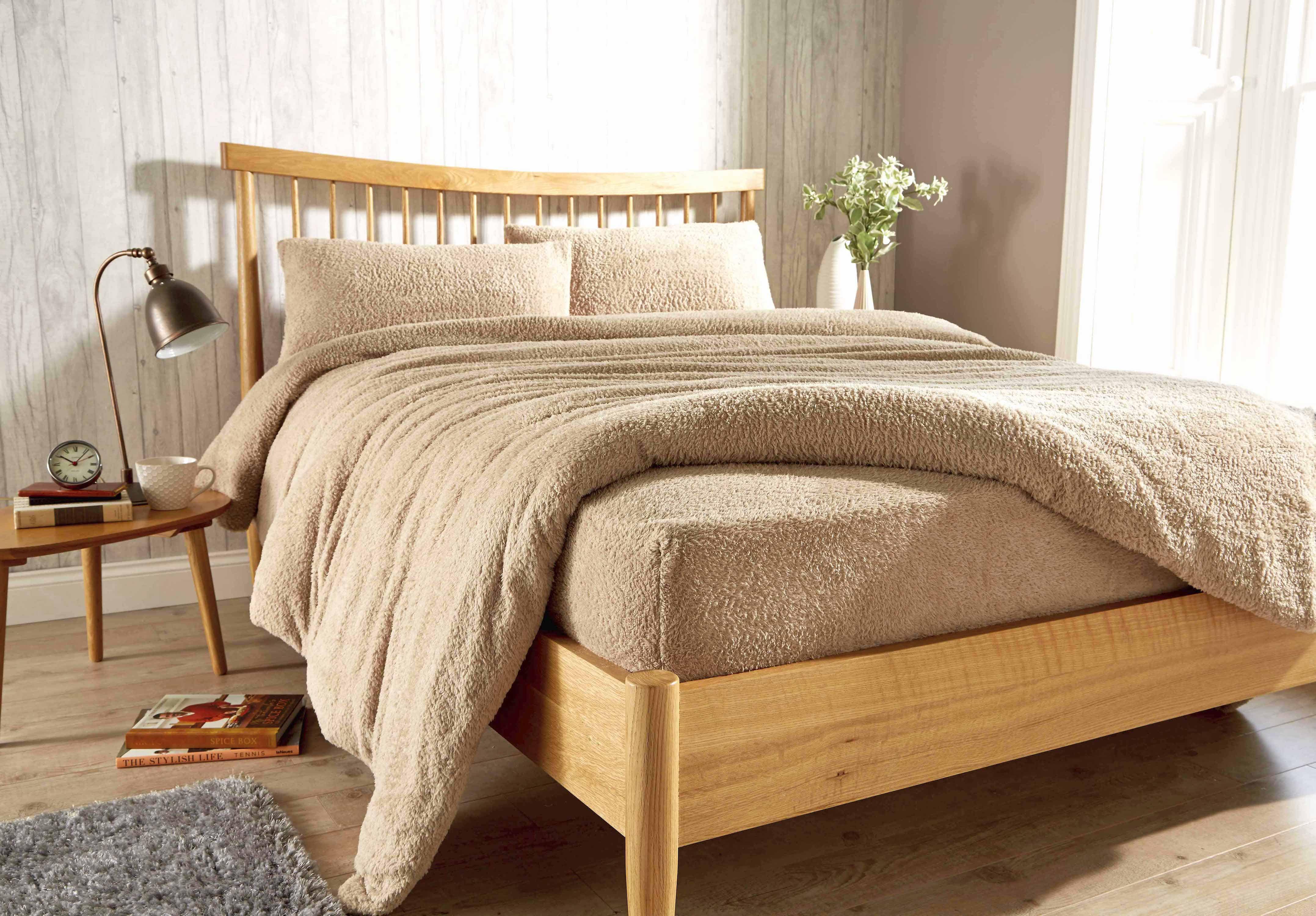 Teddy Fleece Extra Deep Fitted Sheet Plush Super Soft Warm Bedding for Winter Snug Fit Elastic Edges Multiple Sizes Stylish Colours Fluffy Bedding by OLIVIA ROCCO
