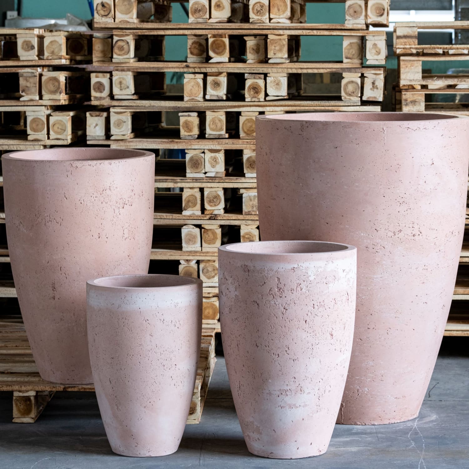 Vessara | Blushstone – 100cm XXL Concrete Vase Planter – 172L Tall Plant Pot